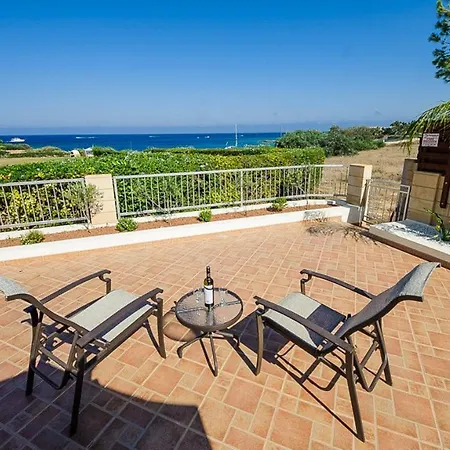 In Sleeps 8 Includes Swimming Pool And Air Con 프로타라스
