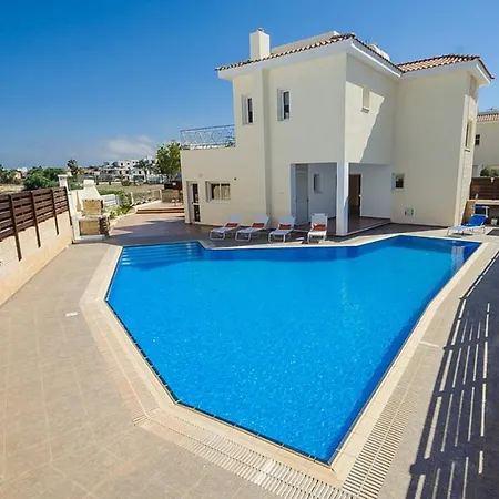 In Sleeps 8 Includes Swimming Pool And Air Con 프로타라스