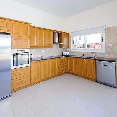 In Sleeps 8 Includes Swimming Pool And Air Con Vilă *