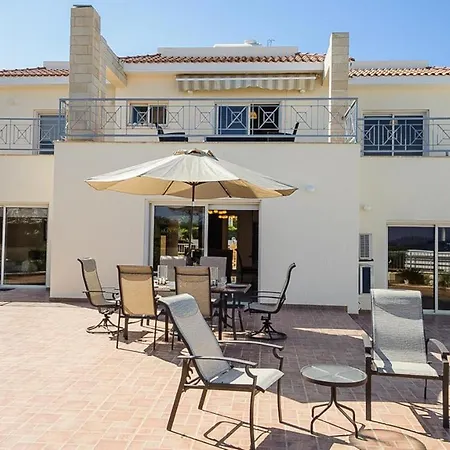In Sleeps 8 Includes Swimming Pool And Air Con Vilă *